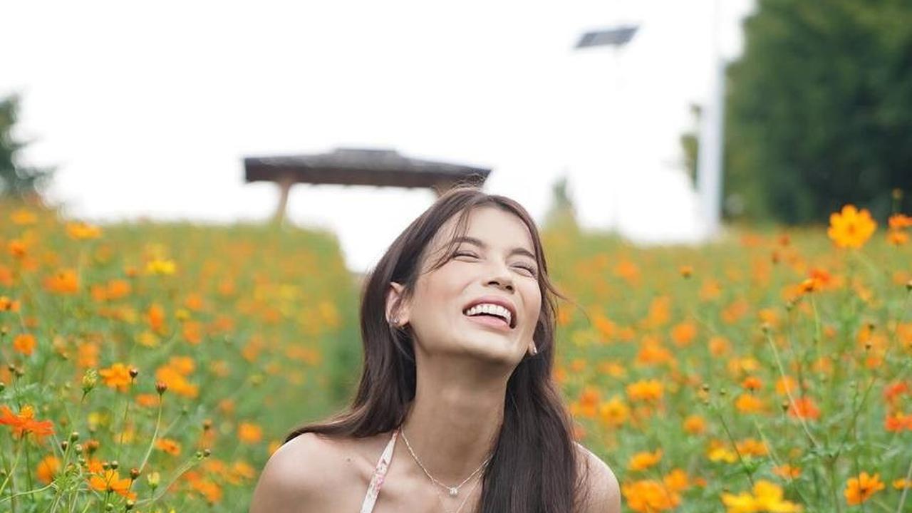 Belum lama ini, Sabrina Chairunnisa terlihat aktif berkegiatan di Korea Selatan, tampil anggun dalam dress yang semakin menambah kecantikannya.<br><br>