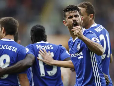 Striker Chelsea, Diego Costa, merayakan gol yang dicetaknya ke gawang Hull pada laga Premier League di Stadion Kingston Communications, Inggris, Sabtu (1/10/2016). Chelsea menang 2-0 atas Hull. (Reuters/Carl Recine)