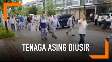 Sebuah video beredar di media sosial, saat tenaga kerja asing dari Tiongkok diusir oleh warga.