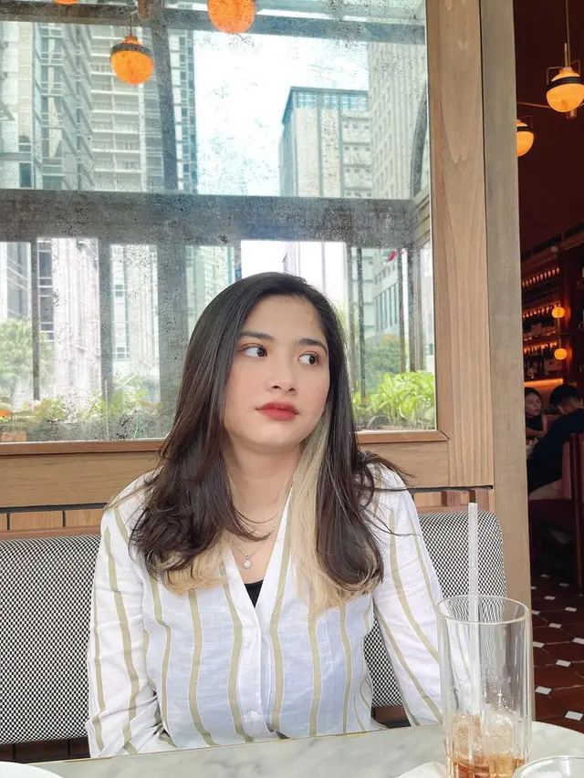 7 Potret Terbaru Faye Nicole yang Belakangan Jadi Sorotan di Media Sosial