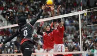 Pertandingan antara Indonesia All Stars (merah) melawan Red Sparks (hitam) dalam laga bertajuk Fun Volleyball 2024 di Indonesia Arena, Jakarta, Sabtu (20/4/2024). (Bola.com/Bagaskara Lazuardi)