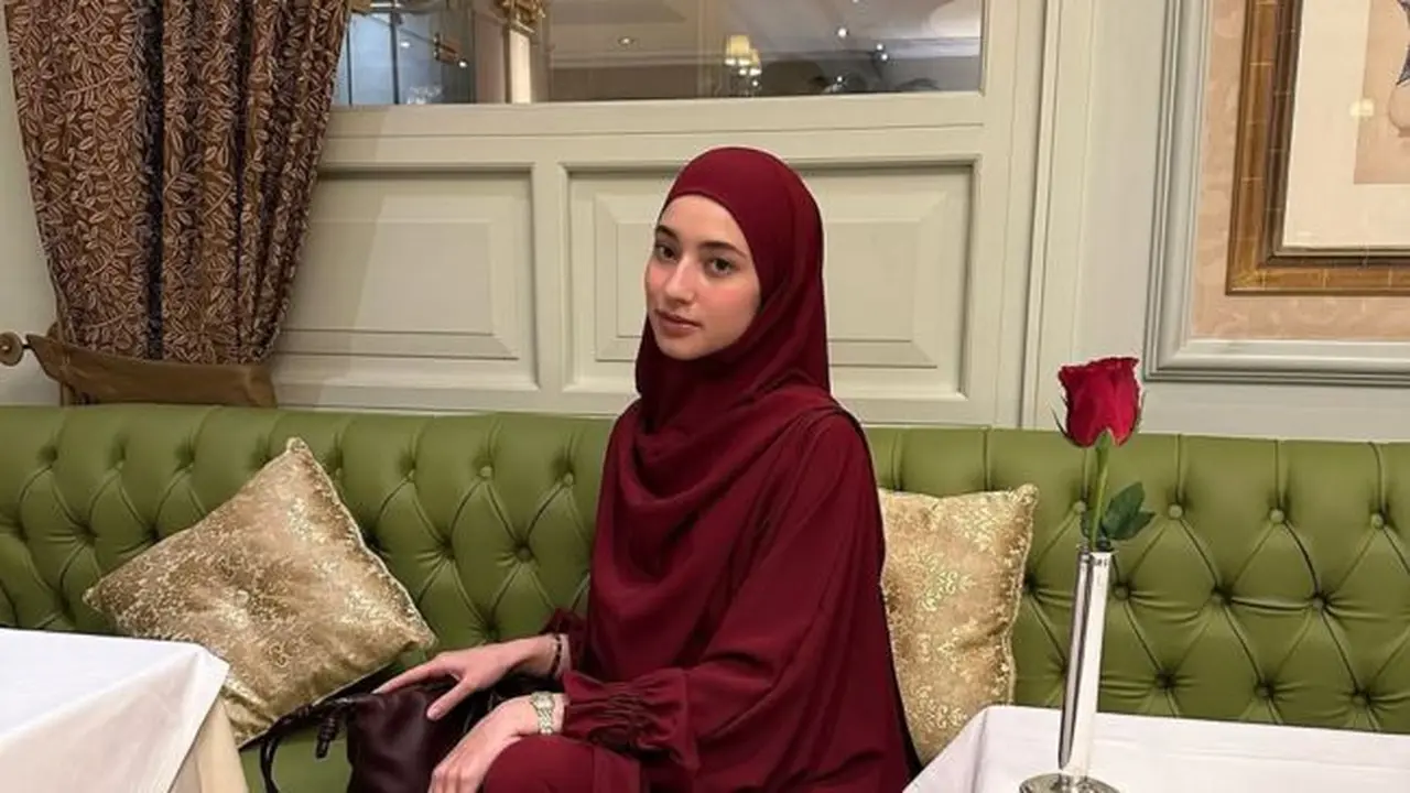 Potret Cantik Ameera Khan Pacar Jefri Nichol saat Tampil Berhijab (credit: instagram/littlemisskhan)