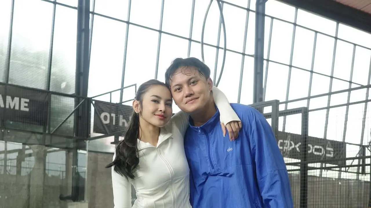 Potret Padel Couple Outfit ala Mahalini dan Rizky Febian, Kompak & Stylish di Lapangan