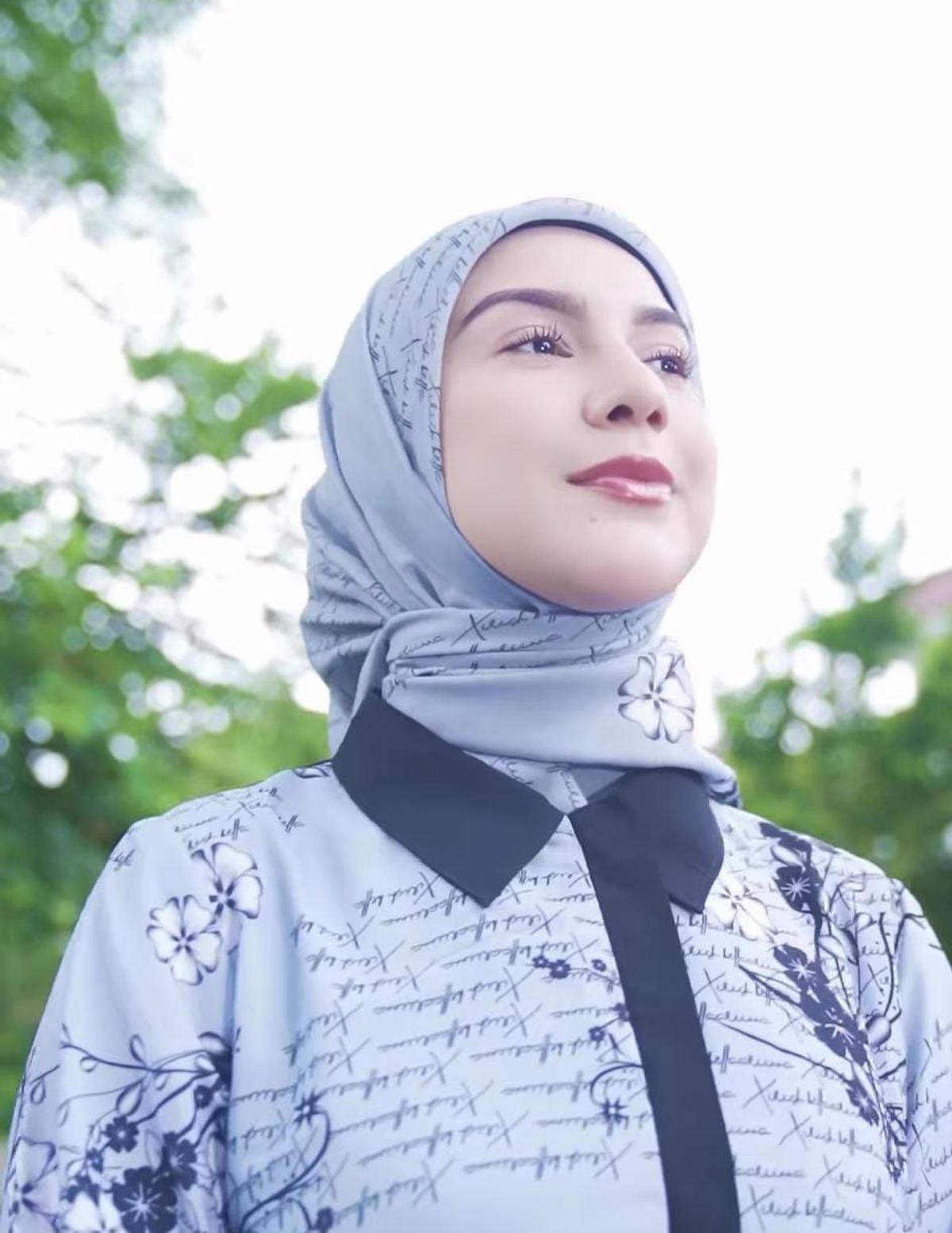 Model Hijab Irish Bella, Inspirasi Cantik di Hari Raya Lebaran Idul Fitri 2025