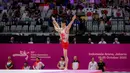 Pesenam Jepang, Daiki Hashimoto beraksi pada nomor senam lantai pada final All-Around Kejuaraan Dunia Gimnastik 2025 di Indonesia Arena, Senayan, Jakarta, Rabu (22/10/2025). (Bola.com/Bagaskara Lazuardi)