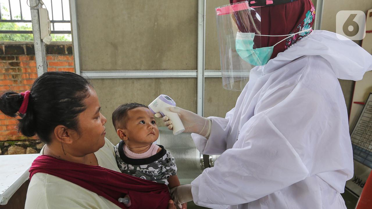 Pandemi Covid-19 imunisasi anak yang berjalan sesuai jadwal akan membantu sistem imun anak memproduksi antibodi.