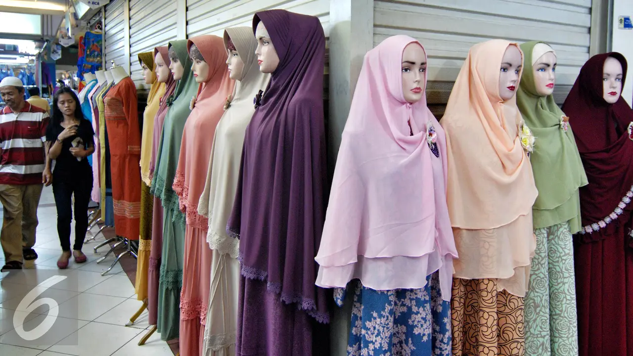 20150702-Suasana Pasar Tanah Abang Pertengahan Ramadan-Jakarta