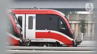 PT KAI (Persero) bakal melakukan uji coba secara terbatas LRT Jabodebek pada 12 Juli mendatang. (Liputan6.com/Herman Zakharia)