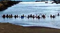 Ritual Kejawen Kejayan Trimurti di Pantai Watu Ulo Jember (Liputan6.com/Istimewa)