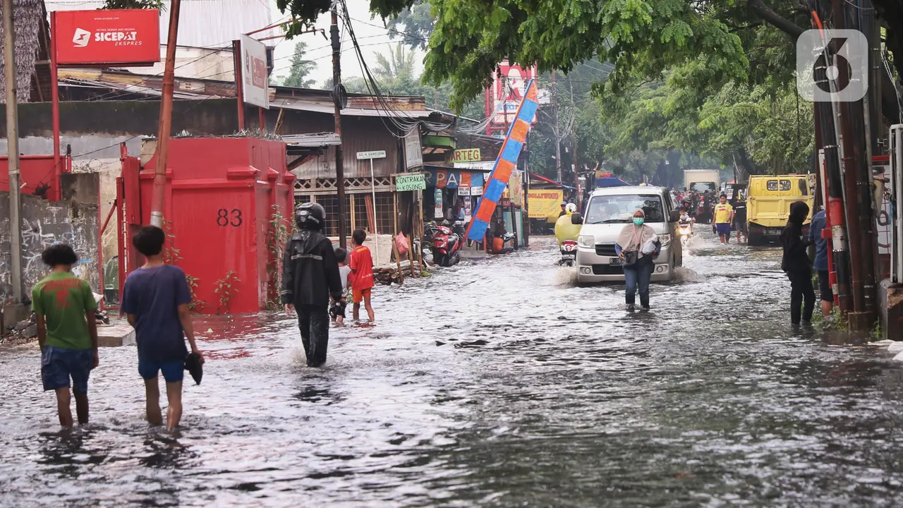 Hujan Deras, Jalur Alternatif Penghubung Jakarta-Tangerang Terendam Banjir