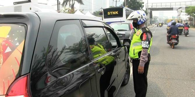 VIDEO: Tak Bayar Pajak 2 Tahun, Pengemudi Menolak Ditilang