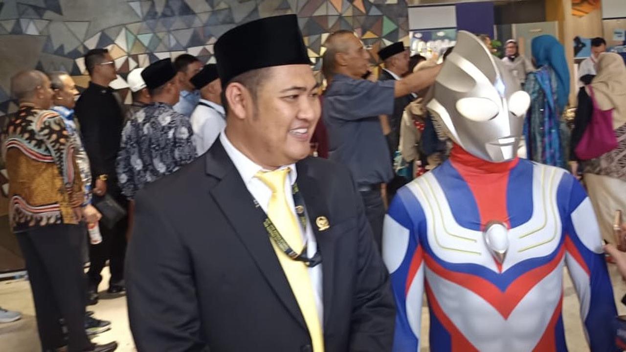 Viral Dikira Jadi Ultraman Saat Pelantikan DPR RI, Jamaludin Malik Ternyata Pakai Stuntman