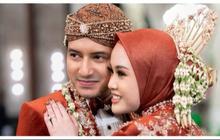 Resmi Menikah, Begini Perjalanan Cinta Chand Kelvin dan Dea Sahirah