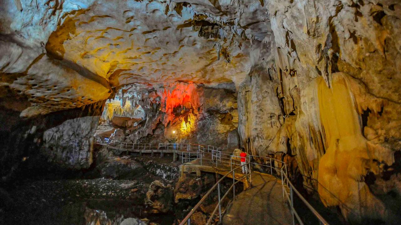 FOTO: Pesona Stalaktit dan Stalagmit Goa Lowo, Keajaiban Alam Trenggalek