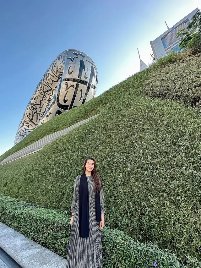 8 Inspirasi Style Lebaran Non Hijab dari Nia Ramadhani hingga Azizah Salsha