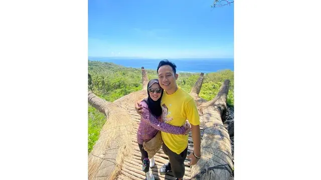 6 Momen Seleb Liburan ke Nihi Sumba Bareng Pasangan, Mesra Banget