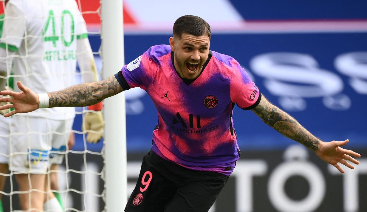 Mauro Icardi menjadi penyerang PSG yang direkrut pada transfer musim 2019/2020 silam dari Inter Milan. Pada musim pertamanya, ia mampu menciptakan 20 gol dan 3 assit dari 34 pertandingannya di semua laga bersama PSG. (Foto: AFP/Franck Fife)
