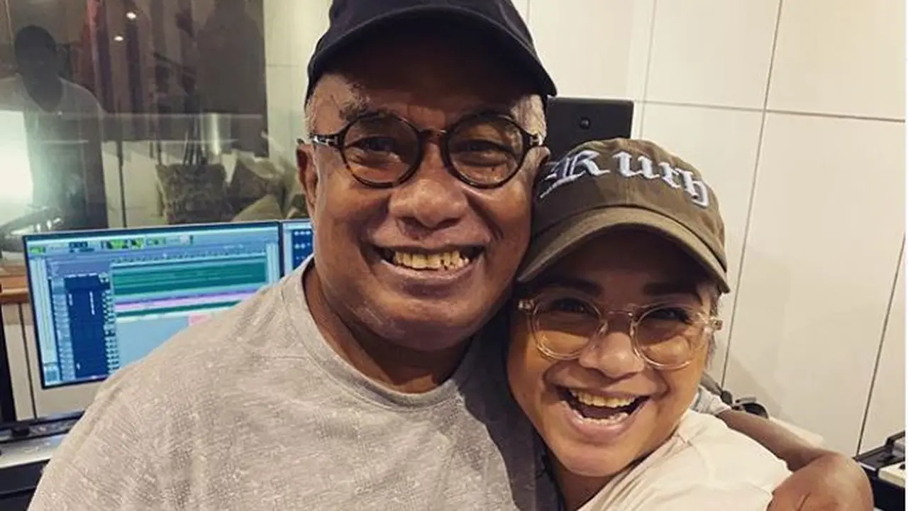 Ruth Sahanaya (Foto: Instagram/@mamauthe)