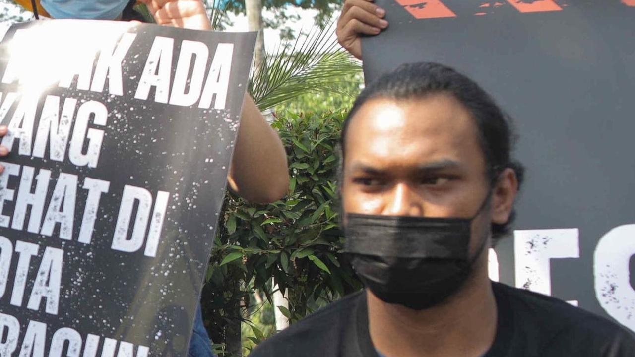 Lebih lanjut, Koalisi Ibukota menyebut atas pencemaran udara hari ini, negara juga merupakan pihak yang harusnya paling bertanggung jawab dalam pemenuhan hak atas udara bersih.