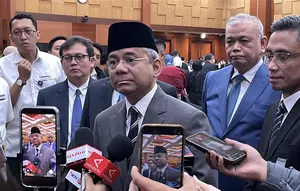Suahasil Nazara Mengundurkan Diri sebagai Wakil Komisaris Utama PLN