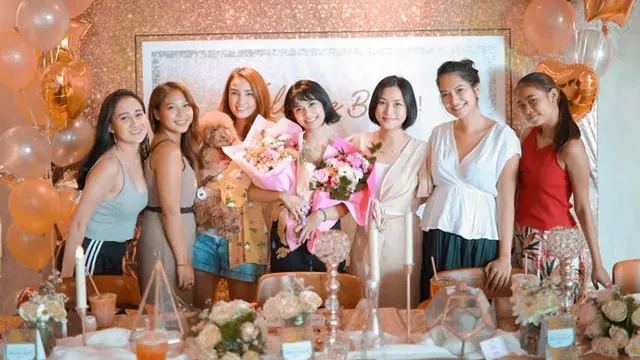 6 Potret Persahabatan Vanessa Angel dan Feby Febiola, Bak Saudara Kandung