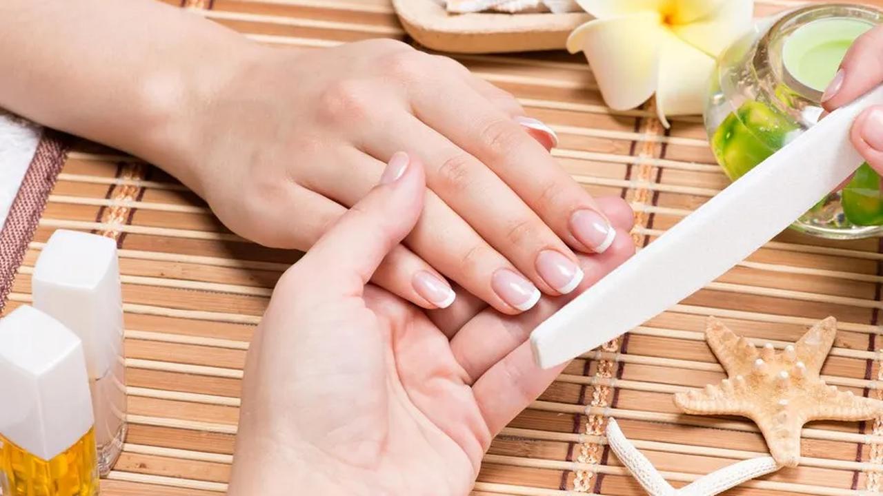 1.&nbsp;Kesehatan Kuku yang Optimal
