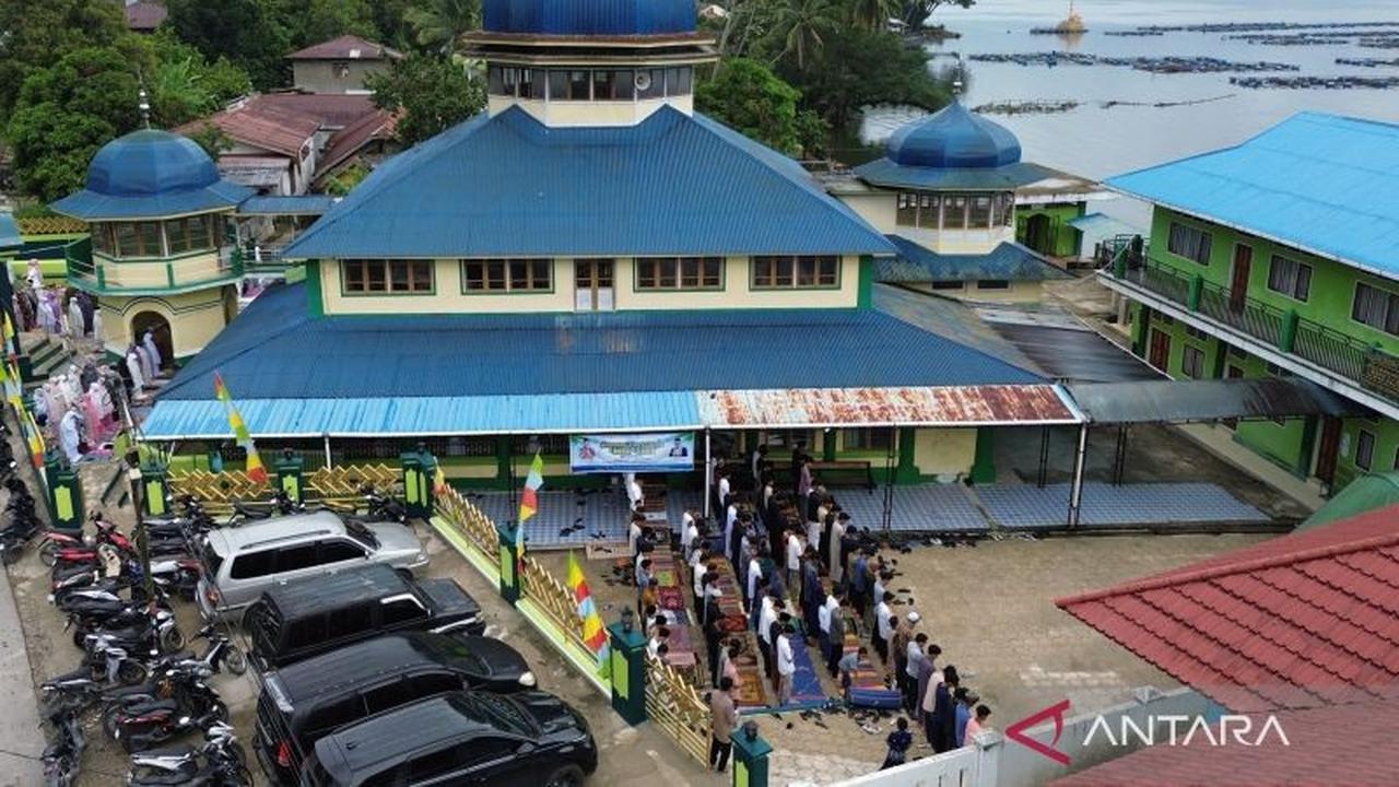 Festival Rakik-rakik Maninjau: Cahaya Tradisi di Tengah Pemulihan Pasca Bencana
