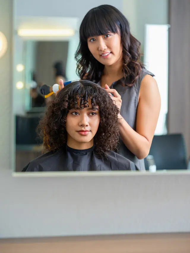 Poni Rambut Keriting