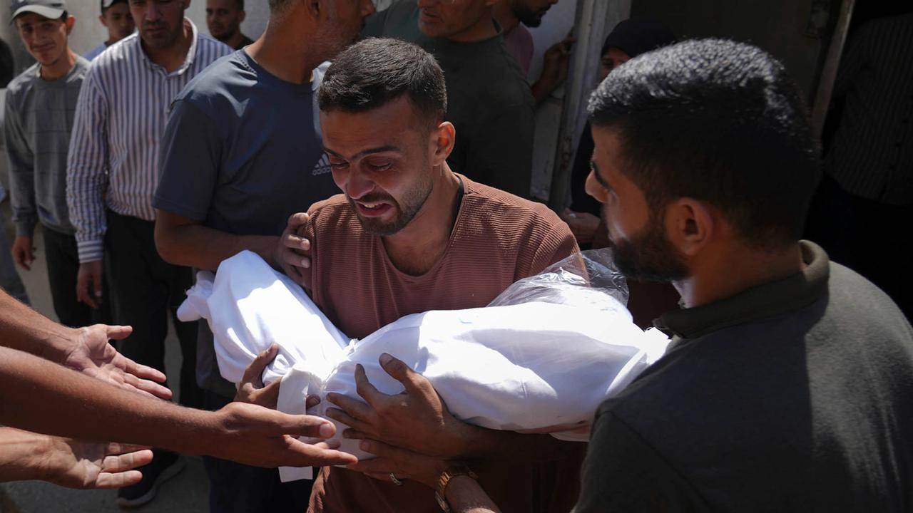 FOTO: Serangan Israel Terus Hantam Permukiman dan Tenda Pengungsi di Gaza, 12 Warga Palestina Tewas
