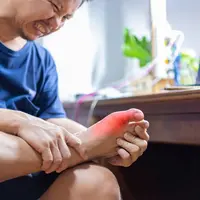 Waspadai gejala-gejala asam urat yang kapan saja bisa menyerang kamu tanpa bisa disadari. Untuk itu baca dan pahamilah 4 gejala ini agar terhindar dari serangan asam urat secara tiba-tiba. (Sumber: Freepik/feepikcontributorthailand).