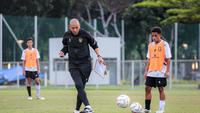 Menanti Peran Nova Arianto di Timnas Indonesia era John Herdman: Bisa Saling Tukar Ilmu