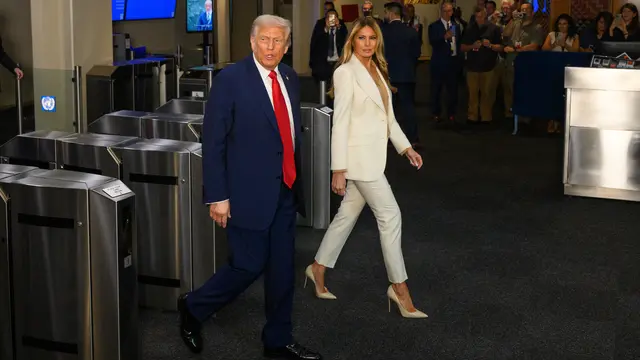 Gaya Formal Melania Trump di Sidang Umum PBB, Ekspresi Datarnya Saat Donald Trump Pidato Jadi Meme