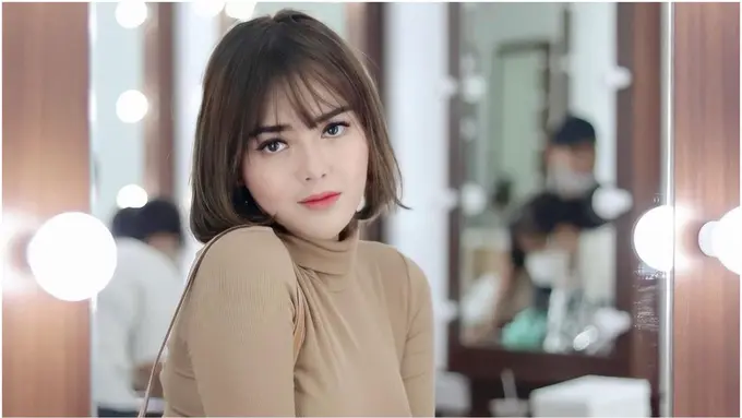 5 Gaya Amanda Manopo Sebagai Andin yang Trendi dan Menawan