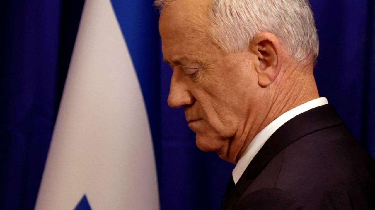 Pengunduran diri ini menandai babak baru dalam dinamika politik Israel dan menjadi sorotan utama media internasional. Masyarakat Israel dan dunia kini menunggu perkembangan lebih lanjut dari situasi politik di negara tersebut. Foto: Reuters