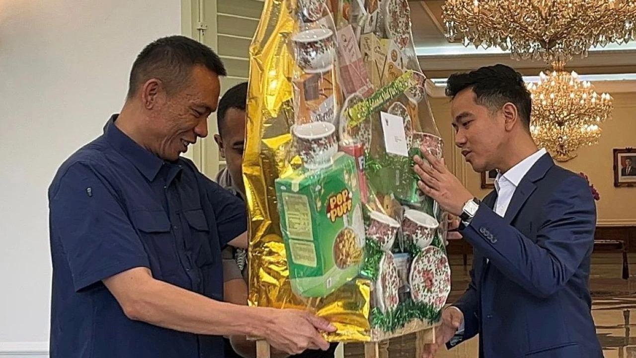 Usai Minta Maaf ke Jokowi, Rismon Sowan ke Gibran di Istana Wapres Jakarta