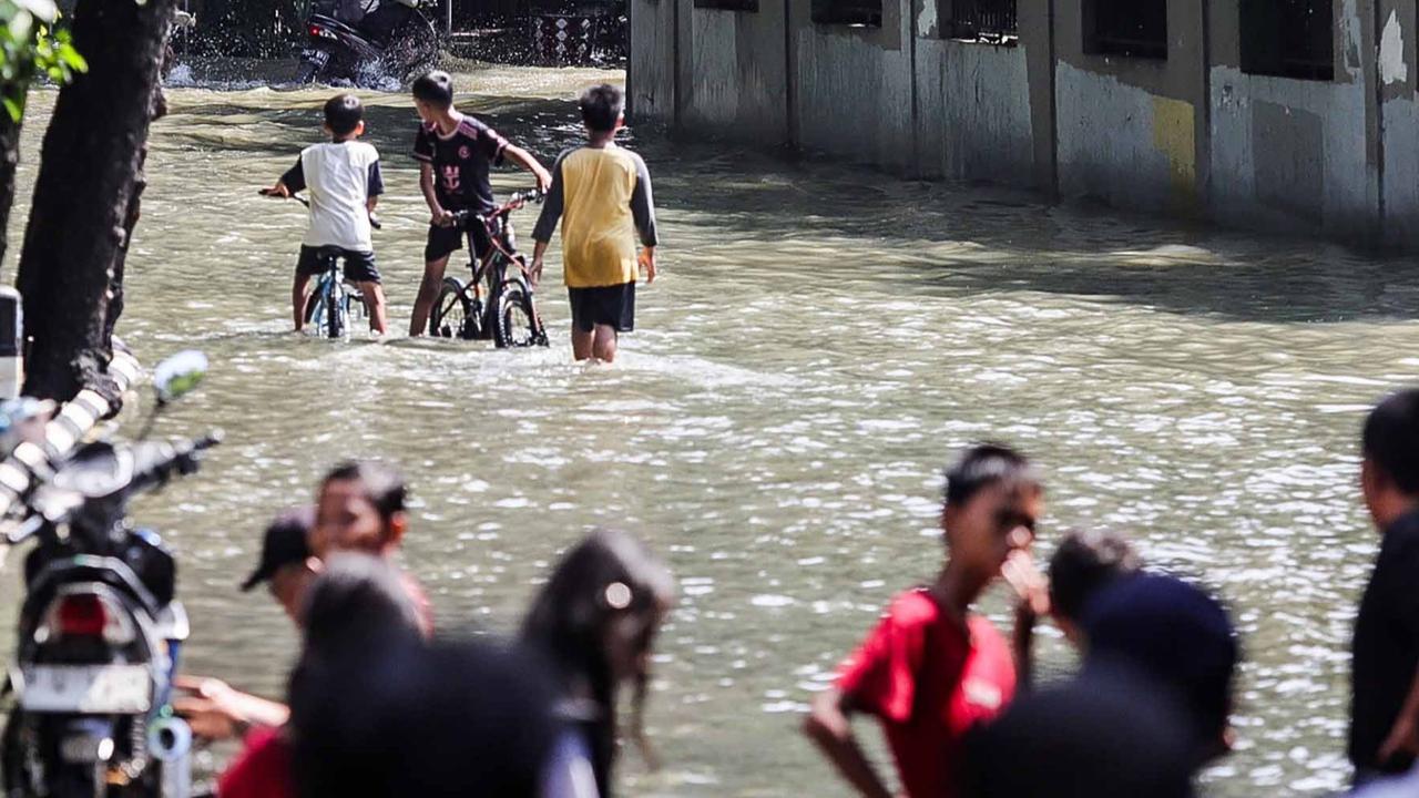 Jakarta Dikepung Banjir, Berapa Total Pompa Air Milik Pemprov?