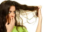 Berikut adalah uraian mengapa rambut seseorang sering bau. 