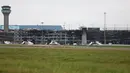 Luton, sekitar 35 mil (56 kilometer) di utara pusat kota London, merupakan pusat bagi maskapai penerbangan murah seperti easyJet, Ryanair, dan lainnya. (HENRY NICHOLLS / AFP)