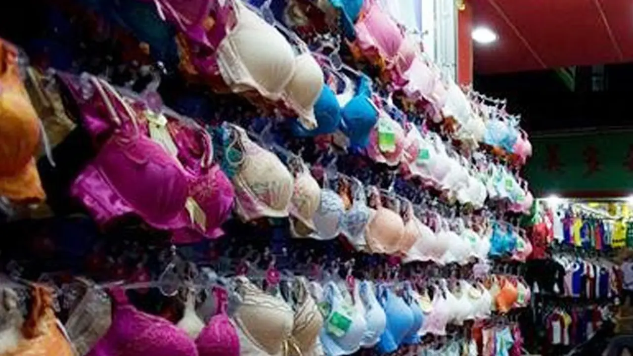 toko-lingerie-131008b.jpg