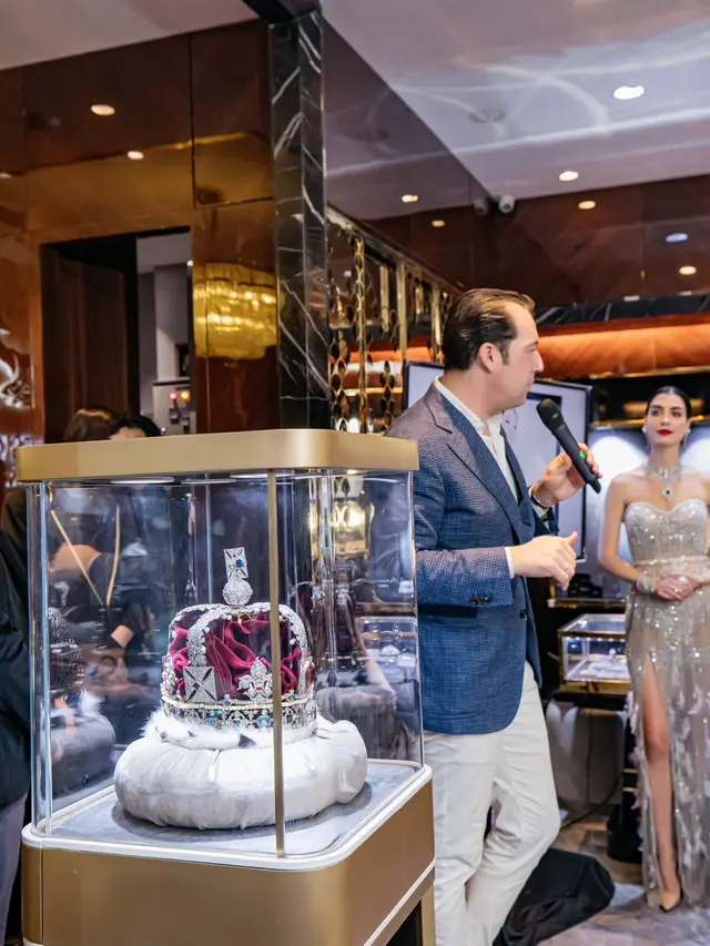 Replika Mahkota Negara Kerajaan Inggris