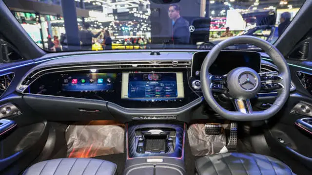 Interior Mercedes-Benz E350e AMG Dynamic 2024