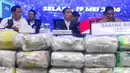 Pelaksana Tugas Deputi Bidang Pemberantasan Badan Narkotika Nasional (BNN), Roy Hardi Siahaan (tengah depan) saat memaparkan hasil Operasi Saber Bersinar 2026 di Kantor BNN RI, Jakarta, Selasa (19/5/2026). (merdeka.com/Arie Basuki)