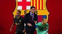 Barcelona - Ansu Fati, Josep Maria Bartomeu, Marc-Andre ter Stegen (Bola.com/Adreanus Titus)