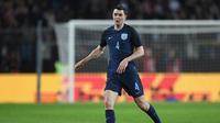 Michael Keane menunjukkan penampilan yang solid pada laga debutnya untuk tim nasional Inggris (22/3/2017). (doc. FA)