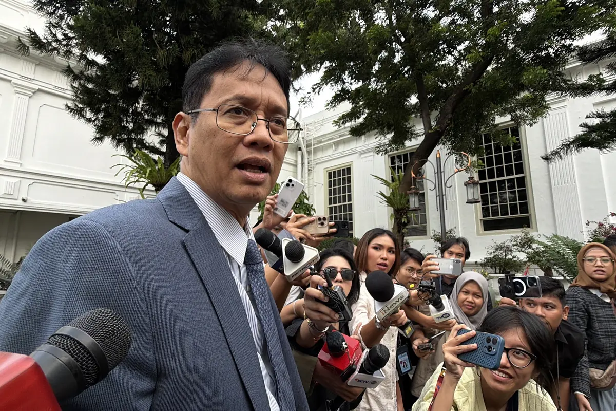 Menteri Keuangan (Menkeu) Purbaya Yudhi Sadewa saat ditemui awak media di Istana Negara.