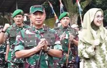 Momen Panglima TNI dan Artis Desy Ratnasari Serahkan Bantuan Kendaraan di Sukabumi, Endingnya Berangkatkan Umrah Prajurit