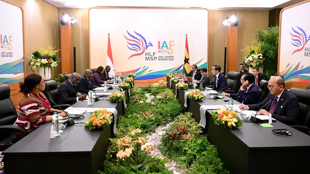 Presiden Joko Widodo (Jokowi) melakukan pertemuan bilateral dengan Presiden Ghana Nana Addo Dankwa Akufo-Addo di Ruang Casablanca, Hotel Mulia Nusa Dua Bali, Senin, (2/9/2024).