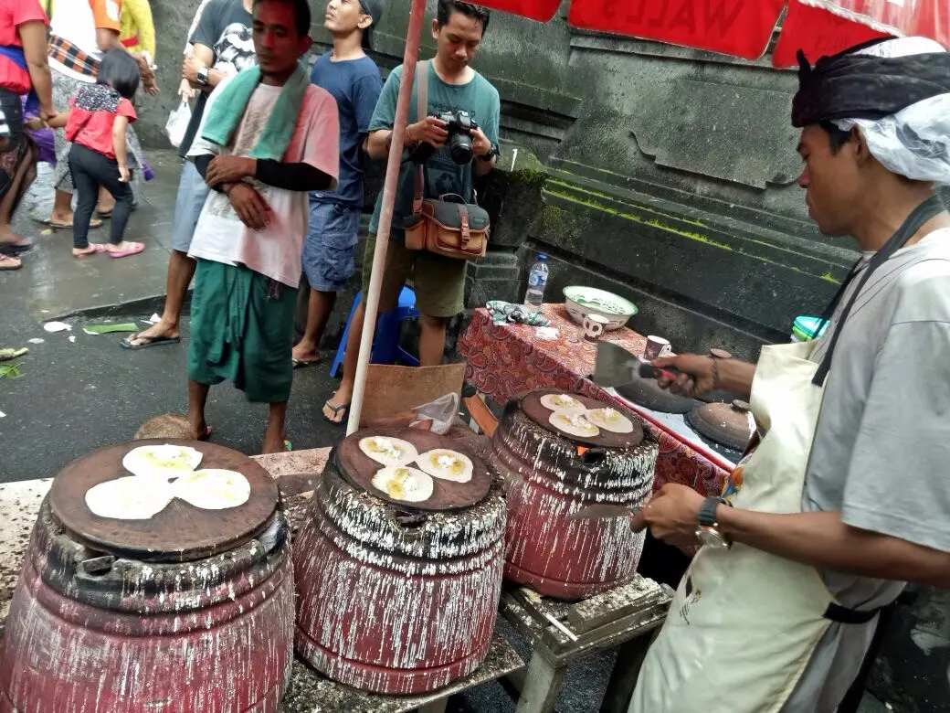 Beberapa stand kuliner khas Tabanan dalam Tanah Lot Creative Food & Art Festival (Foto: Ferry Noviandi)