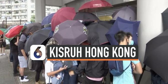 VIDEO: Demonstran Hong Kong Disidang karena Pakai Masker