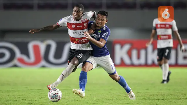 Foto: Jatuh Bangun Persib Bandung Pertahankan Keunggulan dari Madura United di Pekan ke-15 BRI Liga 1
